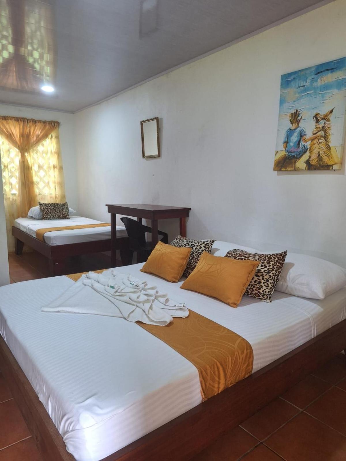All Rankins Eco-Lodge Tortuguero Kültér fotó